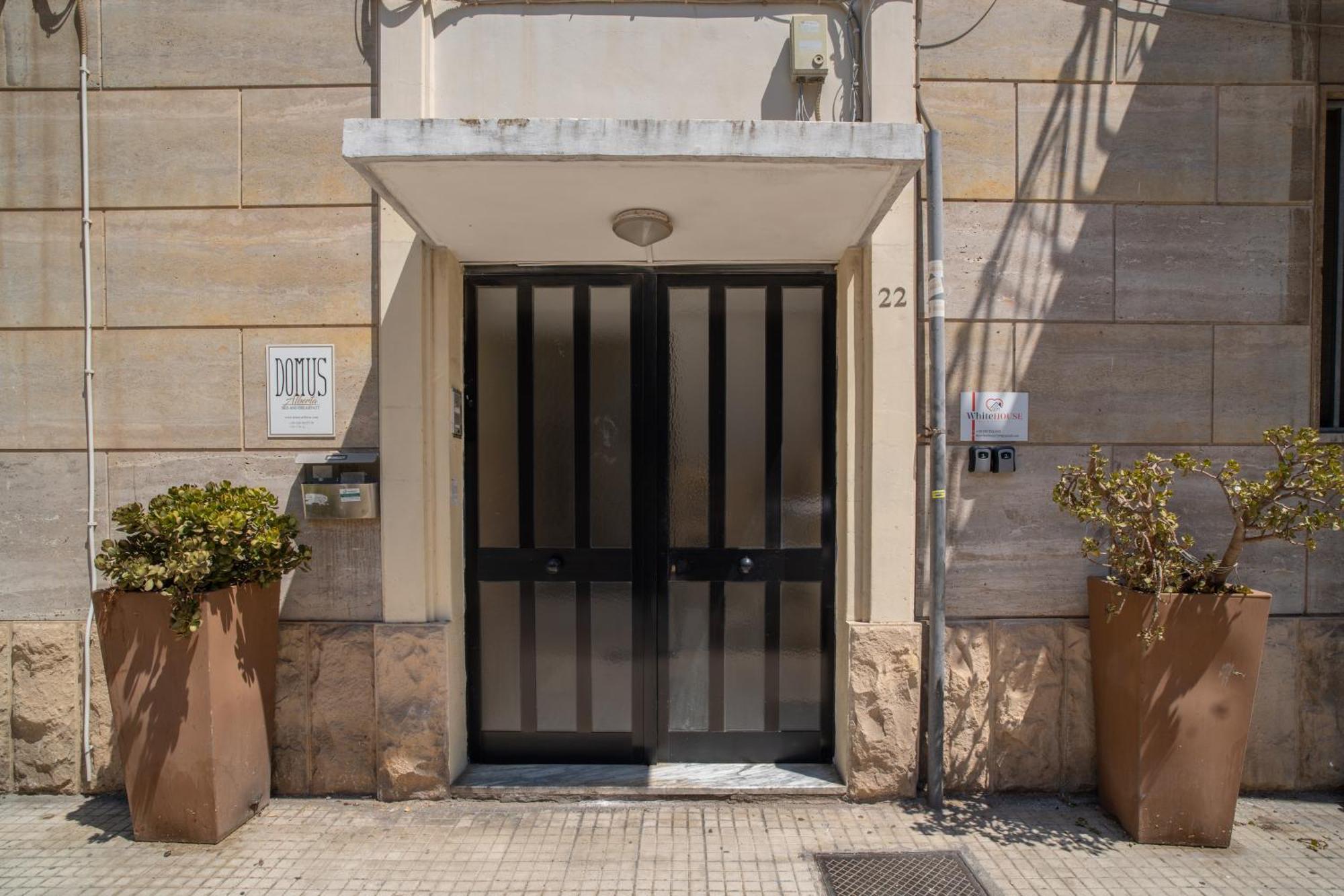 Whitehouse Acomodação com café da manhã Lecce Exterior foto